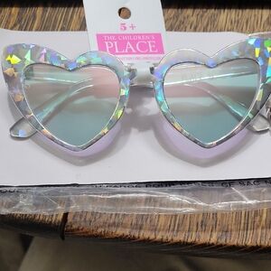THE CHILDRENS PLACE HEART SHAPE CAT EYE SUNNIES NWT KIDS